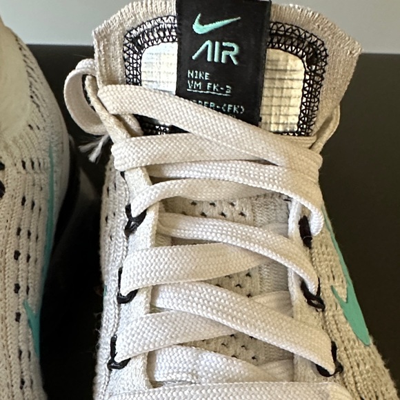 Nike fly knit women’s size 8 - Picture 4 of 8